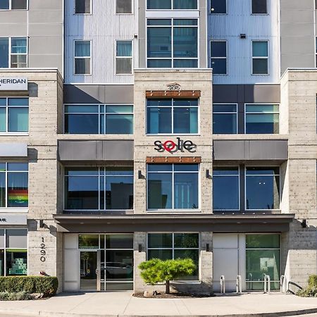 Corner Nest - Luxury Brand New Top Floor 2Bedroom Condo Kelowna Bagian luar foto