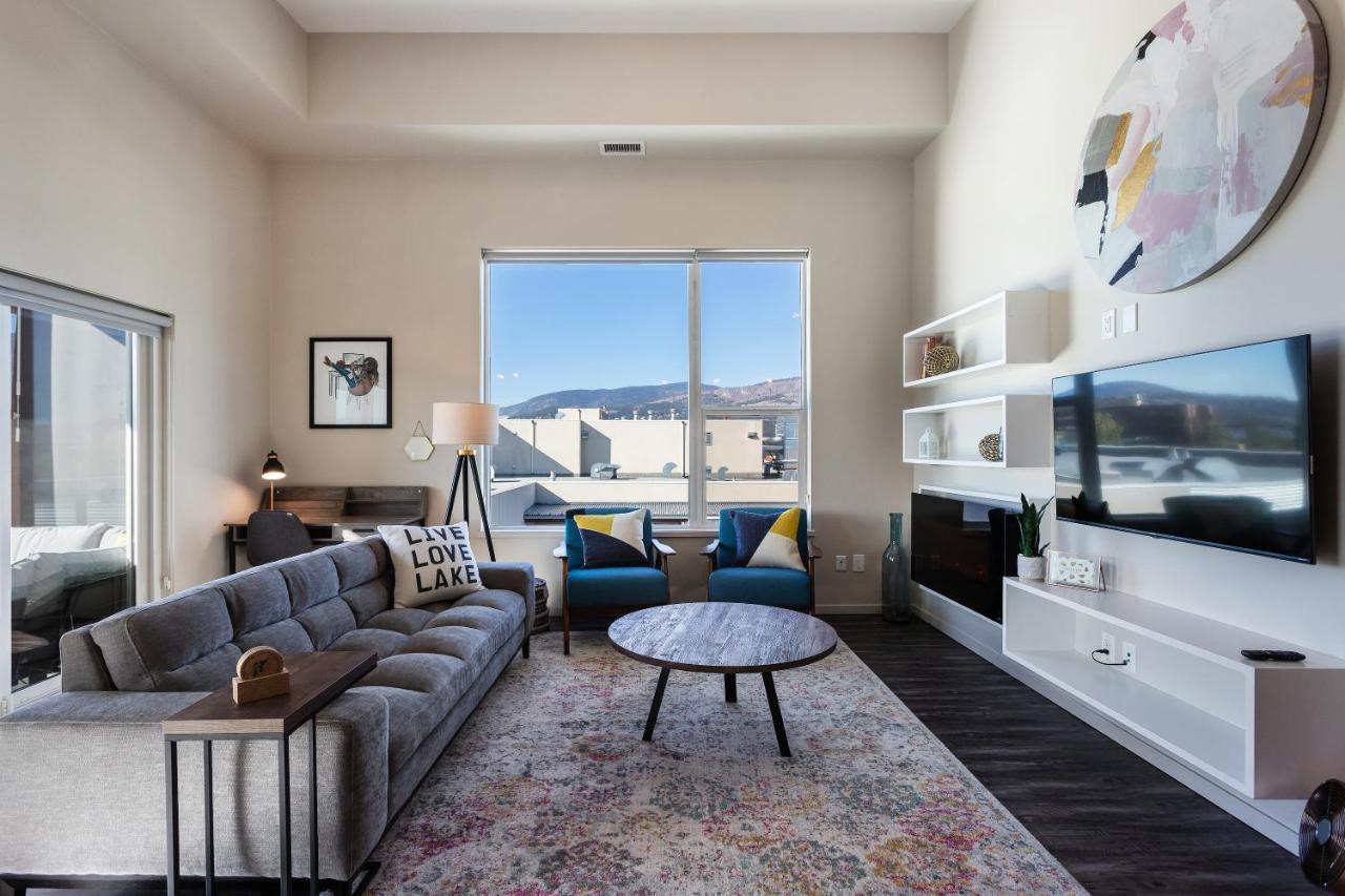 Corner Nest - Luxury Brand New Top Floor 2Bedroom Condo Kelowna Bagian luar foto