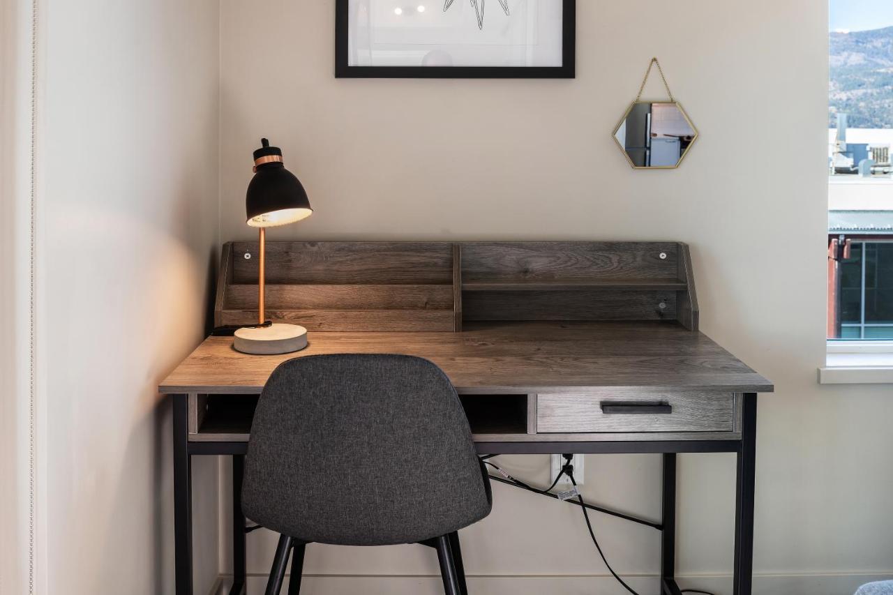 Corner Nest - Luxury Brand New Top Floor 2Bedroom Condo Kelowna Bagian luar foto